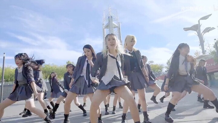 Rapi banget❤hot MAX! 18 orang menari mengikuti versi lengkap "Roots and Leaves Rumor"