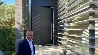 عندما يحصل لاعب من مجتمع P على فلس مقابل قتل شخص ما في اللعبة