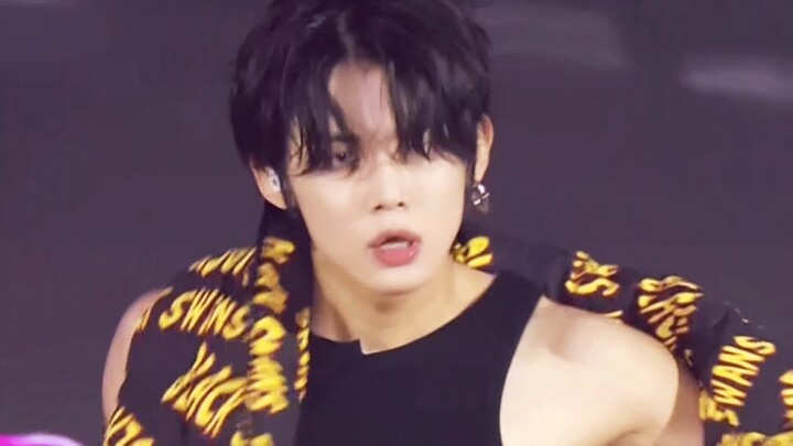 【Choi Yeonjun】221224 Đại hội Ca nhạc – Tổng hợp các ca khúc hot trên TikTok: ZOOM + SHUT DOWN + RUN 