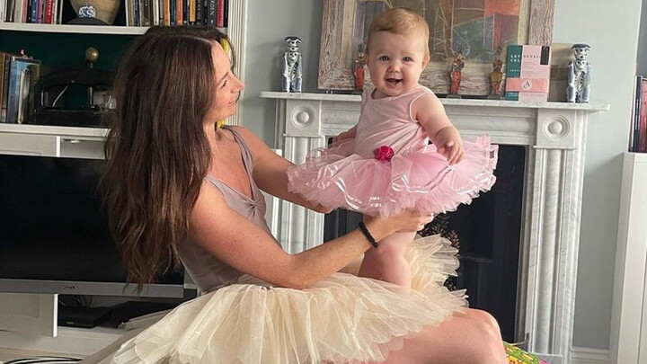 Waltz by Lauren Cuthbertson, the Emperor's chief dancer, and her daughter Peggy