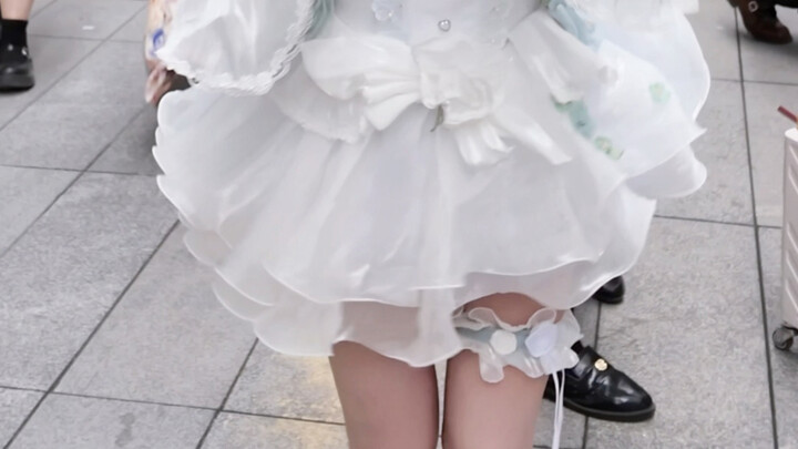 Don't look at my feet!!