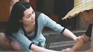 A college student was collecting scrap in a hotel, but he unexpectedly discovered that his girlfrien