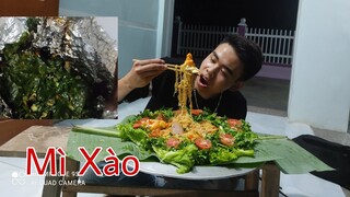 Ốc Bươu Vàng Nướng Bóng Đêm, Mì Tôm Xào Ăn Ngon