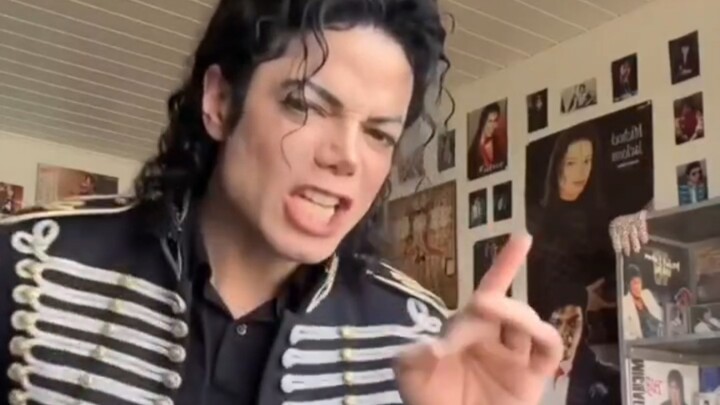 Màn trình diễn bắt chước Michael Jackson