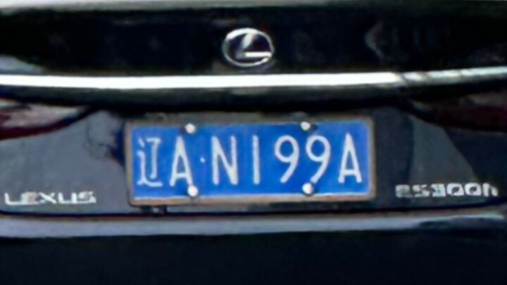 Biển số khó đỡ