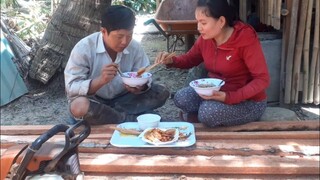 Đầu Năm Đi Cưa Được Chủ Nhà Đãi Bữa Cơm Chay Đang Đói Ăn Thiệt Ngon| TKQ T557