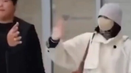 Lisa’s return to Korea was met with almost no one at the airport, her public image has taken a hit, 