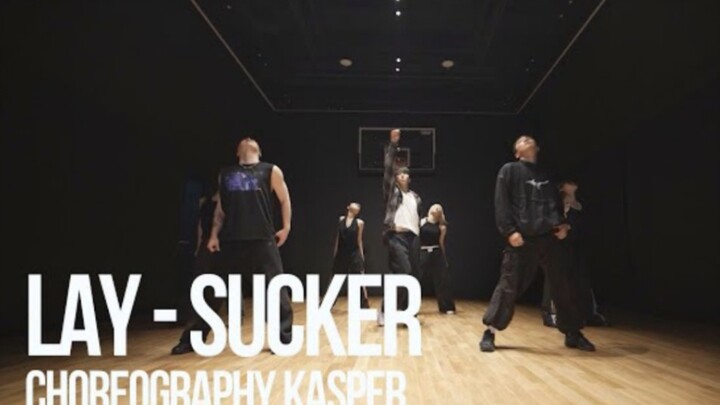 Trương Nghệ Hưng "Sucker" phiên bản phòng tập của biên đạo Kasper