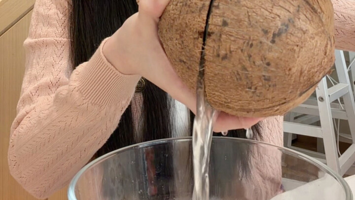 Let’s crack open a coconut and give it a try~