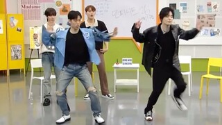 'Idol Live School 3' เต้นแบบสุ่มแบบไม่มีที่สิ้นสุด