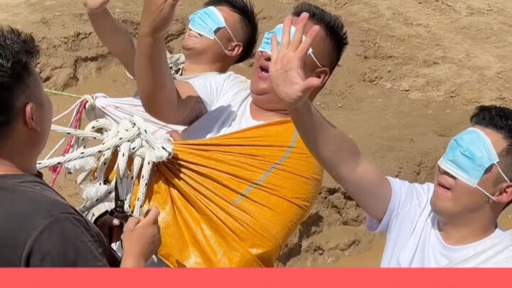 Thử thách bịt mắt: Cắt dây ở cả mặt chính và mặt ngược!