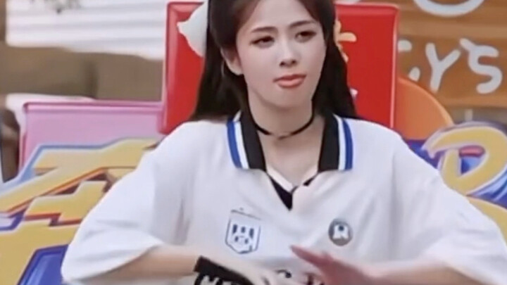 ก็เต้นด้อมๆ ทุกที่ทุกเวลาจริงๆ… ยากจะเข้าตาคนชั้นสูง…