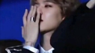 [Bian Baekhyun] Orang ini berasal dari grup top dunia, kita tidak bisa dibandingkan