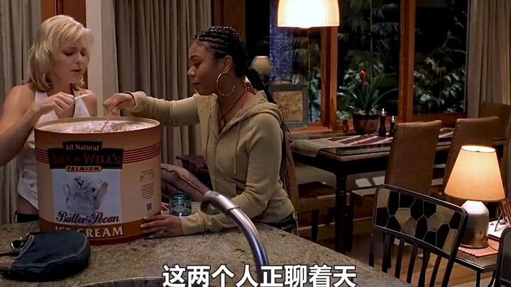 Sadako merangkak keluar dari televisi, tapi malah dihajar habis-habisan oleh Hei Mei. Komedi kocak d