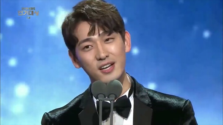 [Eng/Arabic] Yoon Bak speech at KBS Drama Awards 2018