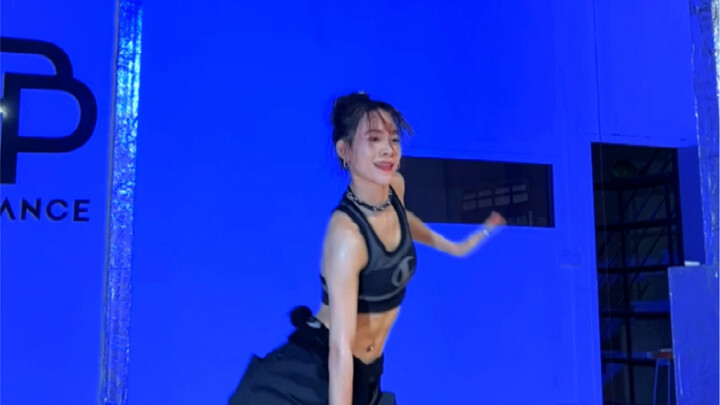 Bài hát thần thánh dễ thương Việt Nam seetinh rất ngọt ngào, hơi gây nghiện! Biên đạo Yokii