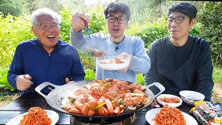 보글보글 행복한 부자지간 솥뚜껑 부대찌개 먹방~! (무생채, 라면사리) Budae Jjigae Mukbang / Korean Food Recipes