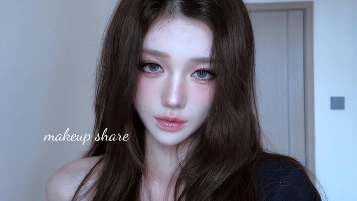 Phong cách thường ngày: Nhẹ nhàng với khói mắt Hàn Quốc | Trang điểm lấy cảm hứng từ Lee Chae-young 