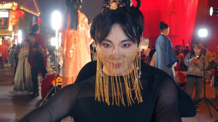 الأستاذ سون، راقصة ساحرة وفاتنة بروح الشرق الأوسط الساحر..