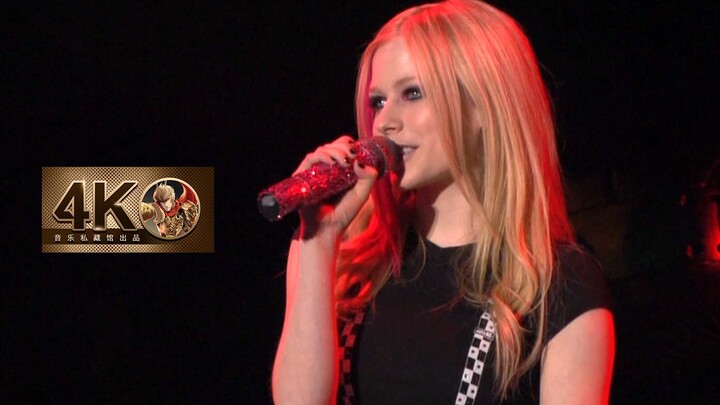 [4K60FPS] Avril Lavigne's "Complicated" live performance is amazing! I still think she's adorable.