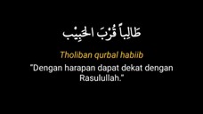 sudah terlalu jauh dari allah, namun selalu menyempatkan diri untuk membaca alquran🤍