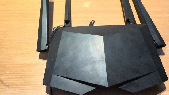 How to configure the Tenda AC6 Wi-Fi router in Gateway Access Point mode for internet access.