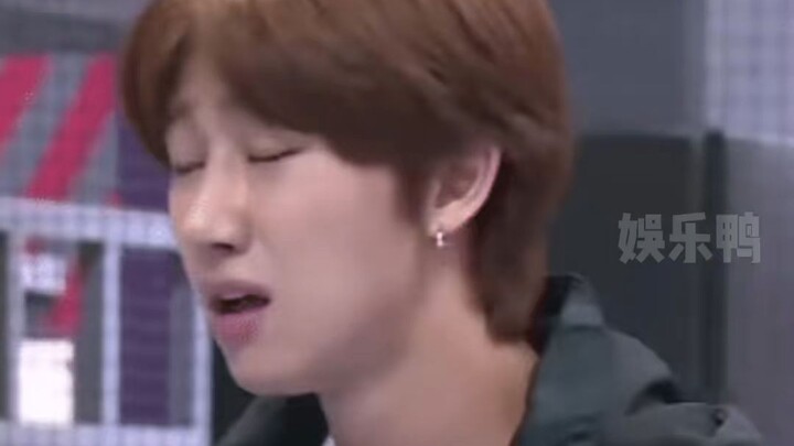 ชเวซึงชอล (ชเวไม่ออกเสียง): ฟังไม่รู้เรื่อง แต่การพูดไปตามมารยาทนั้นเข้าใจได้ทันที
