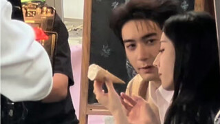 [Xiao Qi Qing Rang] Yan Tuo plays me watching Dilraba Dilmurat eating ice cream! Yan Tuo, you must b