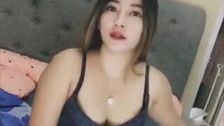 Tante ajarin senam pemanasan