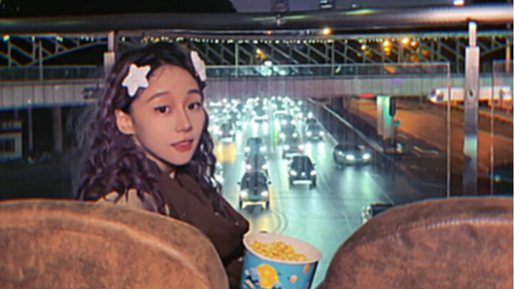 Thế gian giống như một rạp chiếu phim khổng lồ,