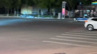 Taksi ini benar-benar punya dorongan yang kuat!