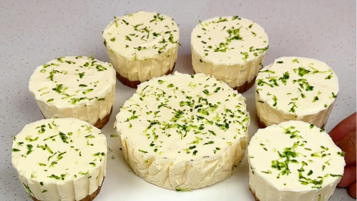 No wonder so many people are buying it—this is just too delicious! Its texture is richer than lemon 