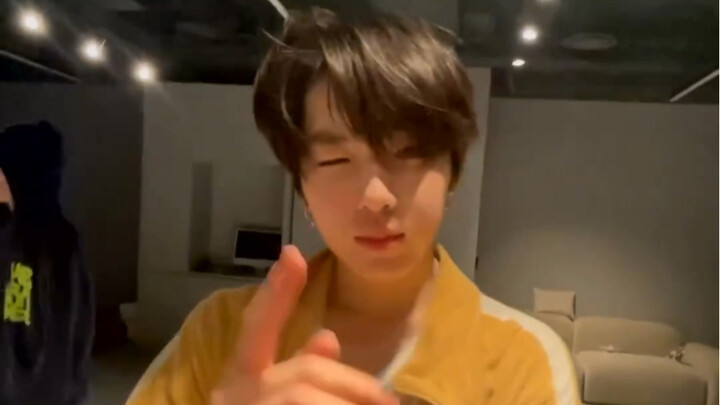 [NCTWISH] Junior terlucu dalam sejarah, Cha, muncul dan mengobrol dengan seniornya, smoothie Meng se