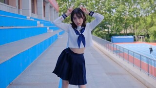 Finally graduated! ! Let's do a love dance in school!