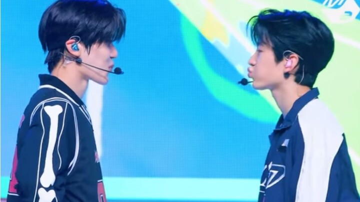 ฟินเต็มๆ 30 วินาที กับจูบผ่านอากาศ｜^з^