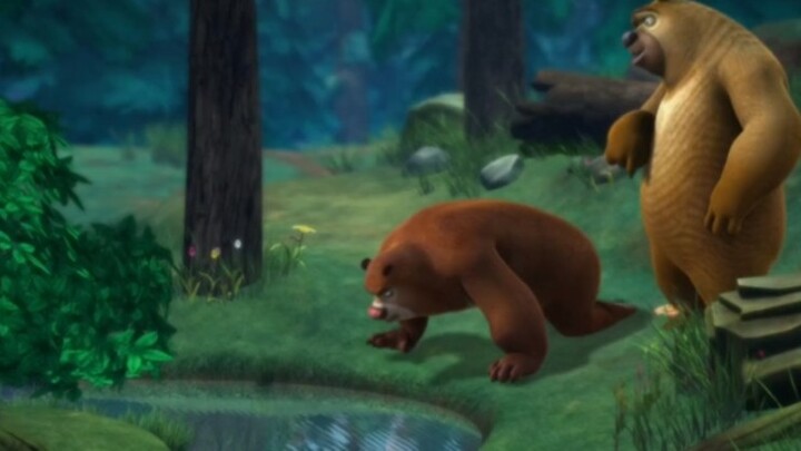 Big Bear and Little Bear come to the lake to catch mud. Whoever makes a mud mark with the chainsaw i