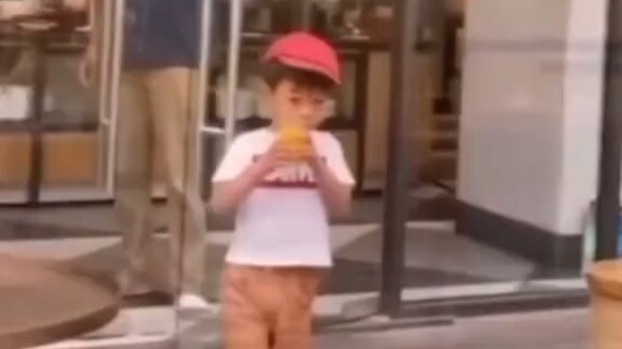 Ketika aku membawakan air untuk orang yang kubenci