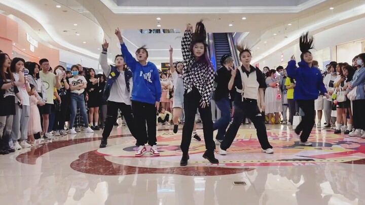 【D-Jo】Apakah sekarang ini semua gadis serius bergabung dengan boy band?