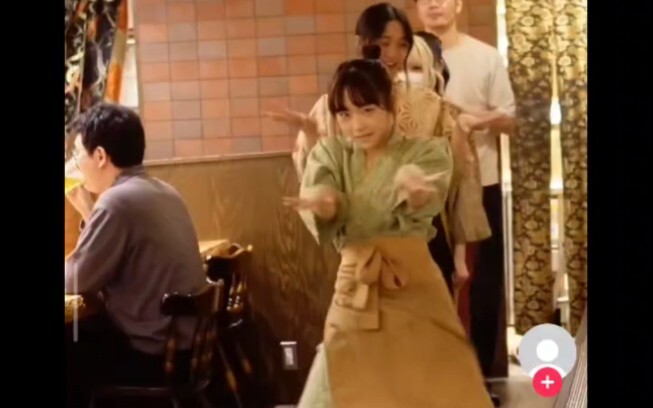 Overseas Netizens' Comments: Japanese Girl's Quaint Chinese Pop Song