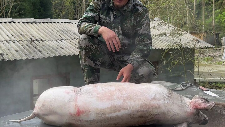 Từ nhỏ, bố tôi đã dạy tôi phải đâm dao vào hai anh em.