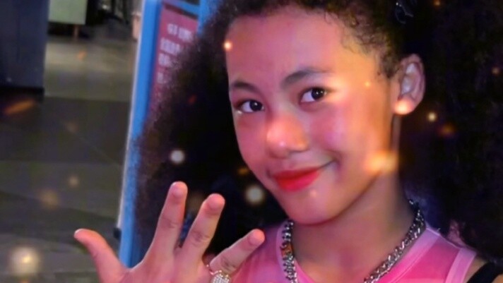 The elementary school student's sister is "Queen Card"