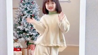 She's so cute and amazing! #LittleSister #ThisIsTalent #Can'tLearnIt