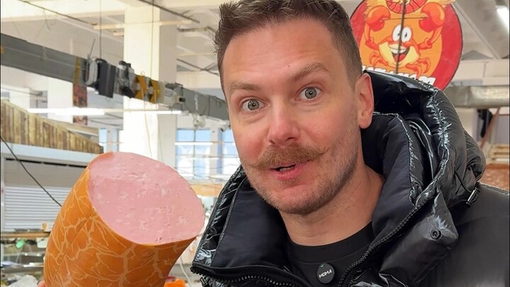 There really aren’t many vegetables abroad—let me show you what the local markets are like! #Russia 