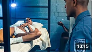 Female Inmate Seduces the Prison Guard