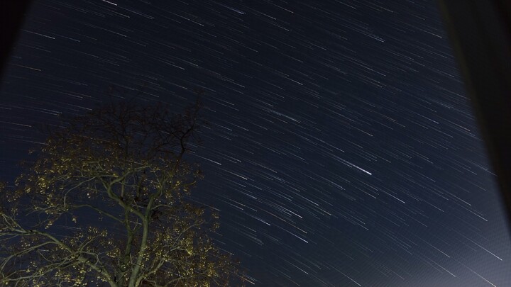 【Bầu trời sao】Này anh bạn, tôi đang chụp bầu trời sao mà....