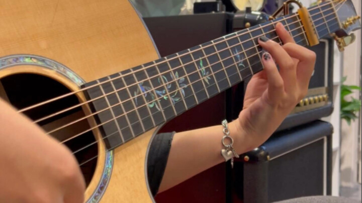 عزف وغناء أغنية "الساعة في الاتجاه المعاكس" تغطية لجوه جيه لون، راب مثير لا غنى عنه