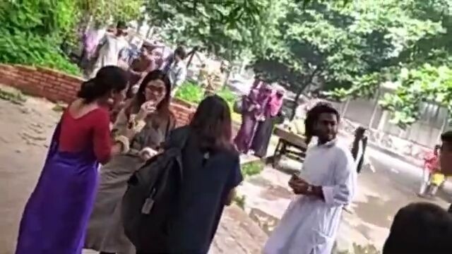 Bangladesi Girl smoking openly সিগারেট খোর মেয়ে Bangladeshi girl Smoking. #SmokerGirlOfBangladesh