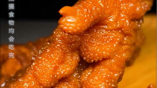 轻轻松松就能脱骨的虎皮鸡爪你吃过吗？追剧必备，里面的五处细节你都看到了哪些呢？