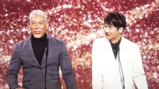 “他还是像以前那样爱笑”