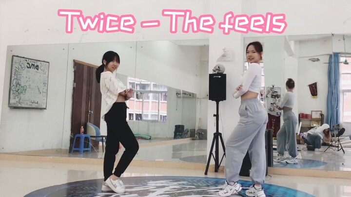 Các cô gái Học viện phía Nam mặc quần lửng nhảy cover "The Feels "!